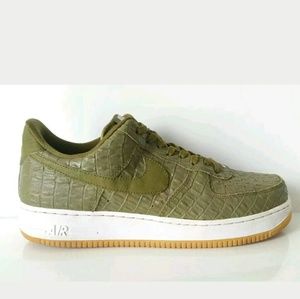NIKE AIR FORCE 1 07 LV8 MILITARY GREEN GUM UP Men'